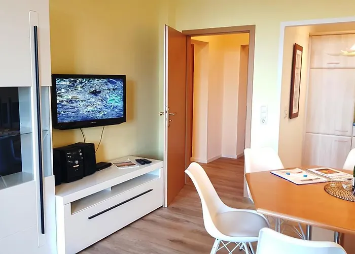 Residenz Seeblick Whg 4, Mit Gartenzugang ゼリン