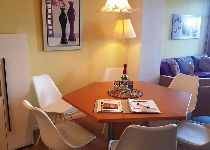 Residenz Seeblick Whg 4, Mit Gartenzugang ゼリン